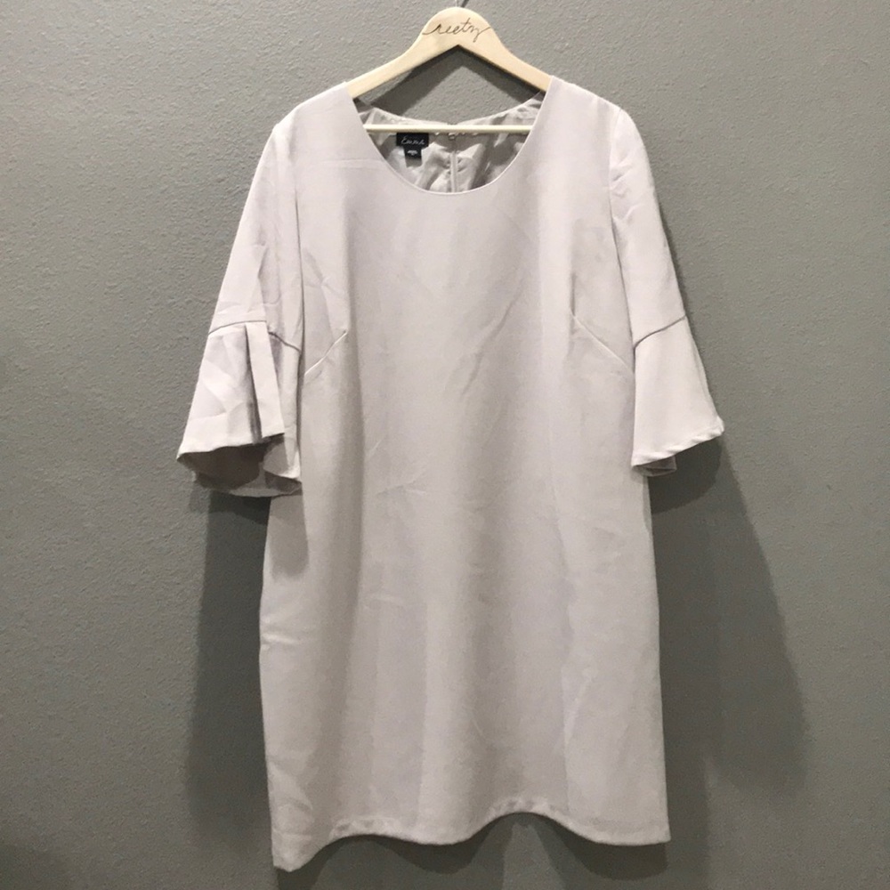 🎉 Simply Emma Bell Sleeve Shift Dress